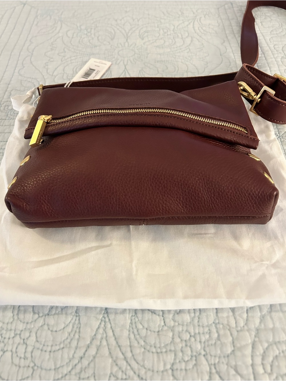 Hammitt Medium VIP cherrywood red pebbled leather crossbody purse, new with tags - Picture 4 of 16